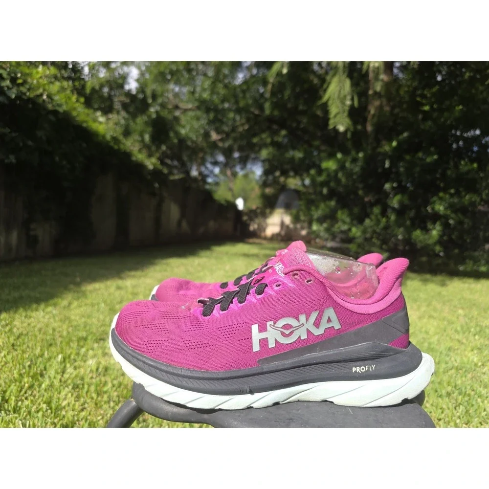 Hoka One One Mach 4 Women's Size 9 Running Shoes Festival Fuchsia